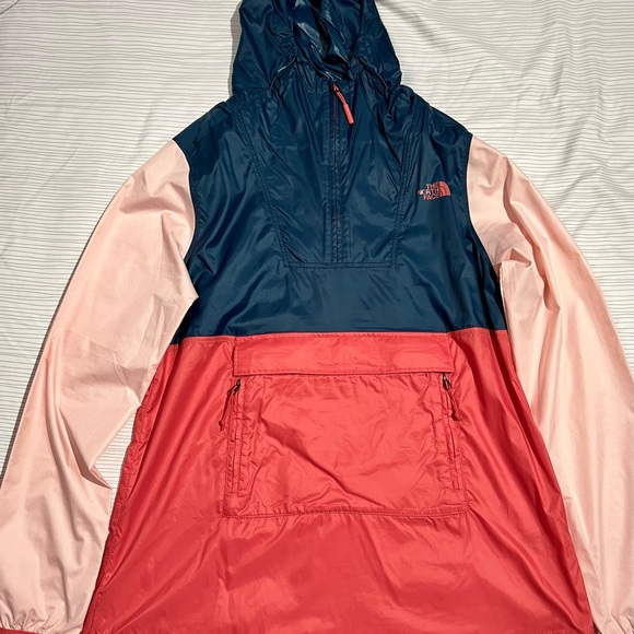 The North Face Women’s Windbreaker Packable - Picture 2 of 8